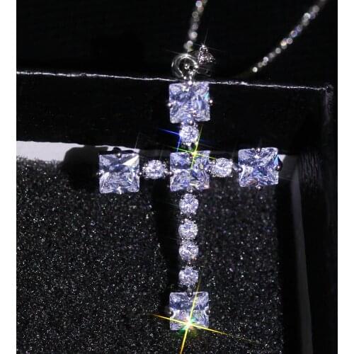 Cross Necklace Women Necklace Silver Chain Cross Shape Inlaid Cubic Zirconia Fashionable Surprise Gift for Couples Anniversary