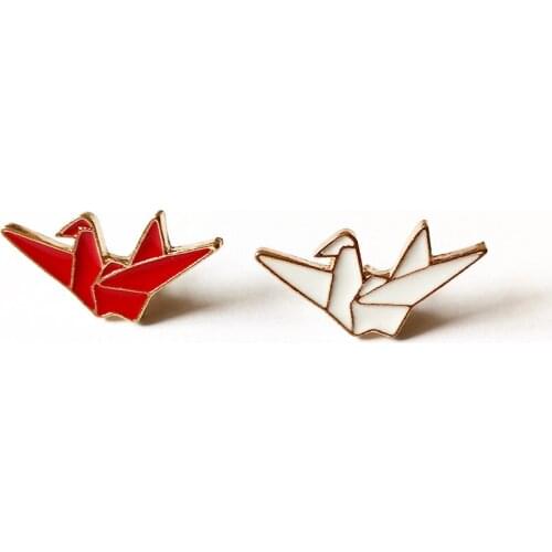 2Pcs/Set White And Red Paper Crane Enamel Brooches For Women Cartoon Lapel Pins For Backpack Cute Badge Jewelry Gifts