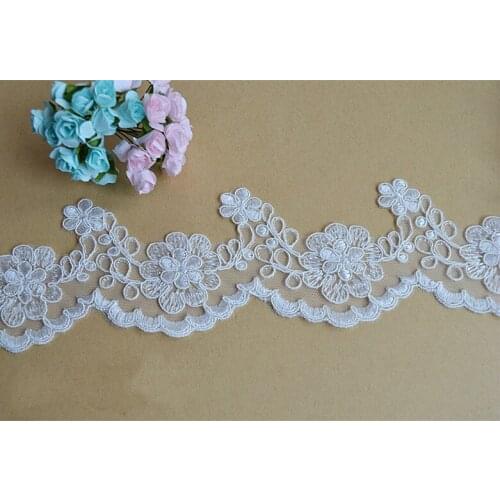 New Off-white Car-bone Embroidered Wedding Lace Fabric DIY Handmade Lace Trim Accesories Viel Dceoration Width 7.5cm 5Yd/lot