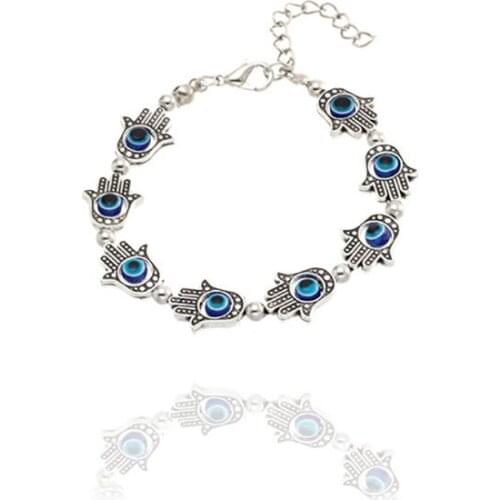 Lucky Charm Ladies Bracelet Hollow Inlay Blue Eye Shape Alloy Material Fashion Temperament Girl Jewelry Gift Direct Sales Hot