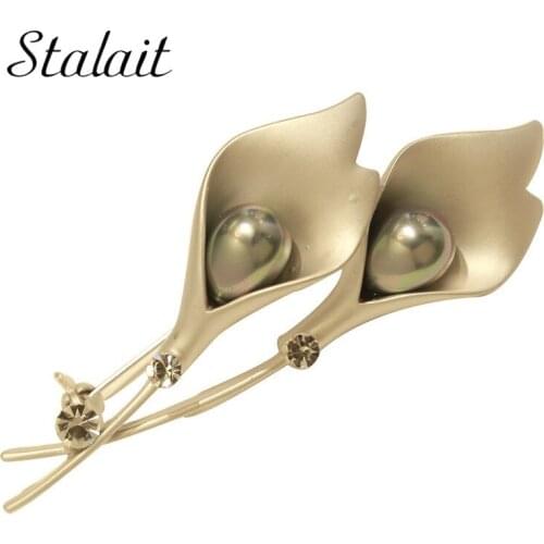 Fashion Femal Gold Bell Flower Brooches Shell Beads For Women Pearl Silk Scarf Buckle Corsage Pin Jewelry Valentine Day Present