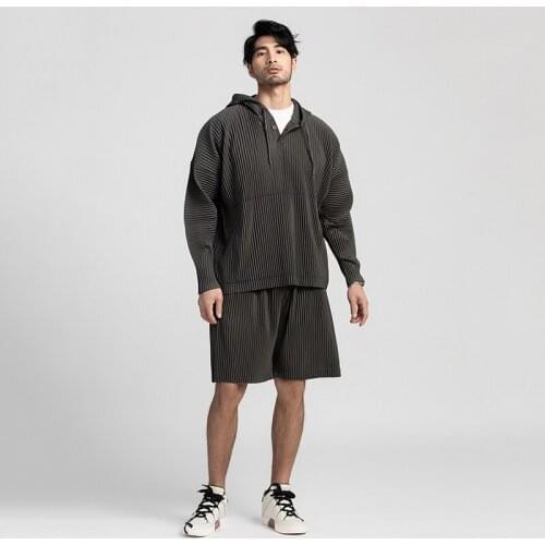 Mens wear Japan style stretch fabric thin style loose casual knee length pants pleated elastic waist shorts male