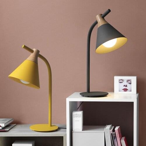 Home Decoration Modern Wood Metal Table Lamp New Design Macaroon Luxury Lamps