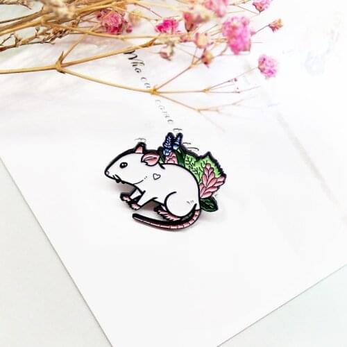 Creative Fun Animal Enamel Brooch Love Mouse Hamster Pins Alloy Badge Clothes Sweet Accessories Woman Jewelry Gift For Friends