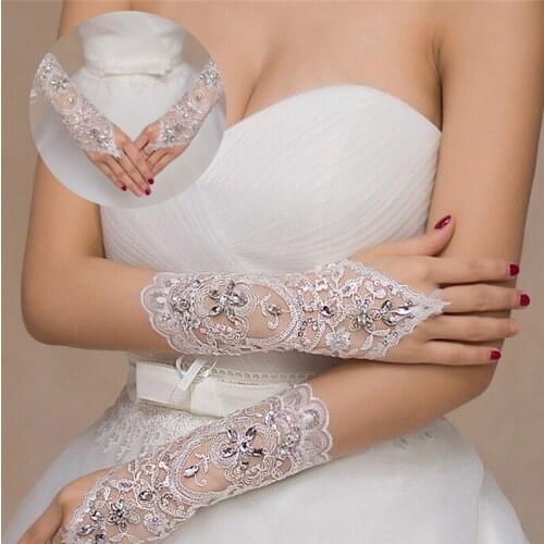 Women Fingerless Bridal Gloves Elegant Short Cheap Beaded White Lace Glove Wedding Accessories Gloves For Bride Flowers Gloves