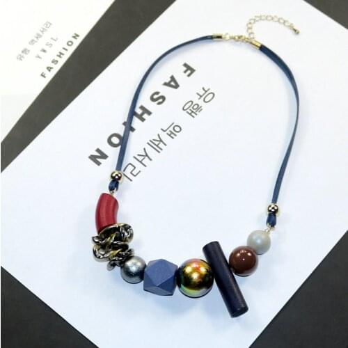 Vintage New Woman Necklaces Geometric Wood Colorful Beads Pendant Short Rope Chain Sweater Necklace Fashion Accessories