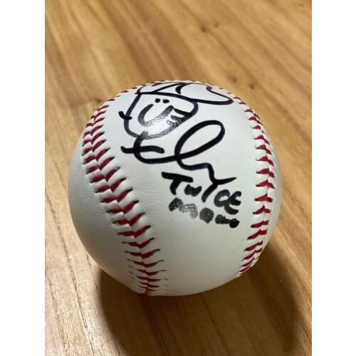Hand signed TWICE MOMO autographed ball baseball K-POP limited version
