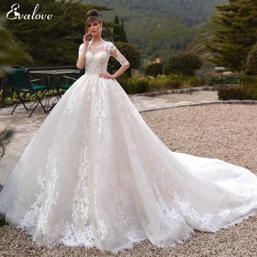 EVALOVE Gorgeous Appliques Royal Train Ball Gown Wedding Dress Luxury Scoop Neck Lace Up Beading Half Sleeve Vintage Bridal Gown