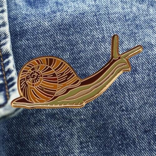 Cute Little Snail Cartoon Brooch Metal Enamel Lapel Badge Collect Denim Jacket Backpack Pin Children Fashion Jewelry Gifts