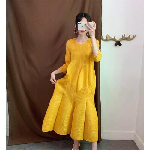 Miyake pleated dress long autumn new pleated lantern dresses large size loose seven-point sleeve flower dress