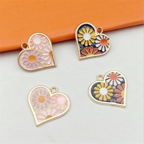 10pcs/lot New Creative Retro Flower Heart Charms Connectors for Diy Fashion Earrings Alloy Pendant Jewelry Accessories