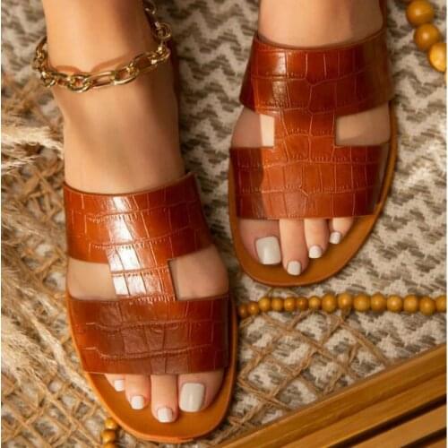 Women Slippers Summer Pu Leather Pleated Solid Elegant Retro Sandals Outdoor Beach Slides Platform Flat Heel Female Ladies Shoes