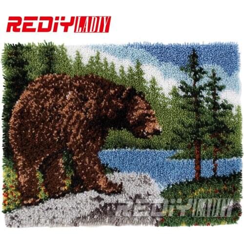 Latch Hook Rug Kits Unfinished Crocheting Tapestry Yarn Needlework Cushion Set for Embroidery Carpet Bear in Forest Home Decor