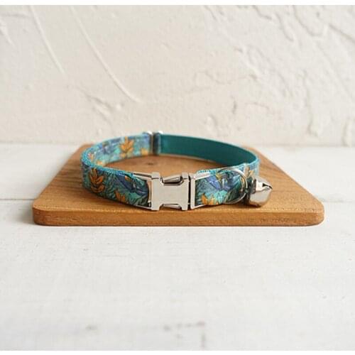 Pet Small Dog Collar THE LEAF Fashion Print Adjustable Cat Nameplate ID 2 Sizes Poly Satin And Nylon Cat Collar Sash Small Bell