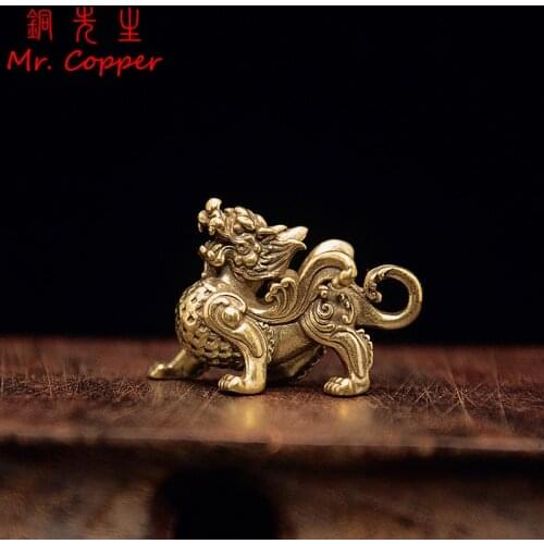 Retro Brass Chinese Ancient Beast Flying Pixiu Home Decor Ornaments Copper Animal Figurines Fengshui Statue