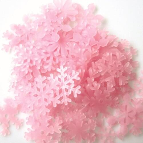 50 PCs 3 cm Luminous Snowflake Xmas Decor Glow In The Dark Baby Kids Bedroom Home Garden Decor Fluorescent Decal