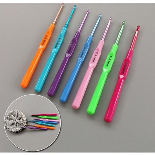 7pcs Plastic Handle Aluminum Crochet Needle Crochet Hooks Knitting Needles Weaving Tools Hook Crochet Knit Tool 2mm-5mm