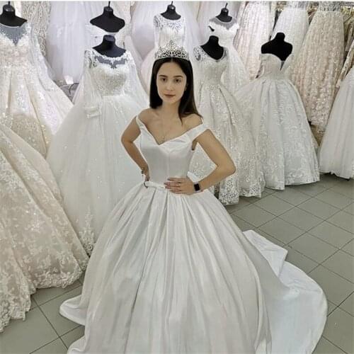 2021 New Simple V-Neck Wedding Dresses Off The Shouder Lace-up Back robe de mariee Satin Ball Gown Sweep Train vestido de noiva