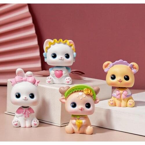 Resin Ornament Lovely Cake Decor Mini Cartoon Shaking Head Car Interior Decoration Vivid Funny for Home