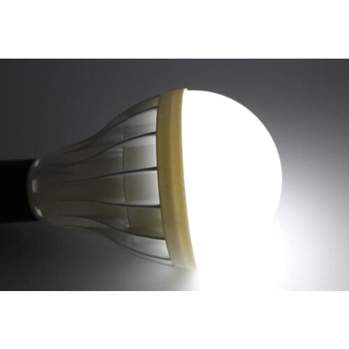 LED B22 Energy Saving Bulb Light 15W Globe Lamp 220V White Light
