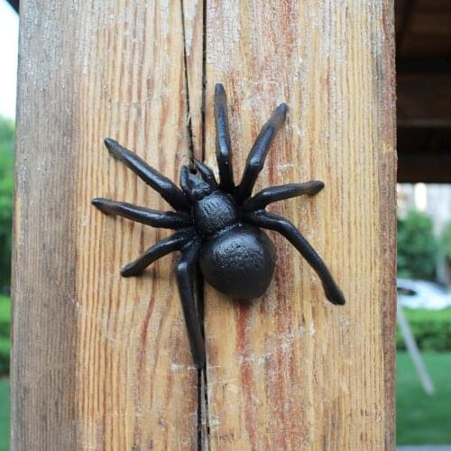 Antique Black Cast Iron Wall Decor Spider Statue Handmade Heavy Rustic Metal Spider Figurines Retro Home Garden Spider Sculpture