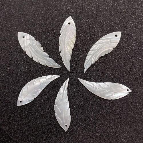 Natural Sea Shell Pendant Leaf Carved Mother-of-pearl Exquisite Fashion Pendant for Making Jewelry DIY Necklace Accessories