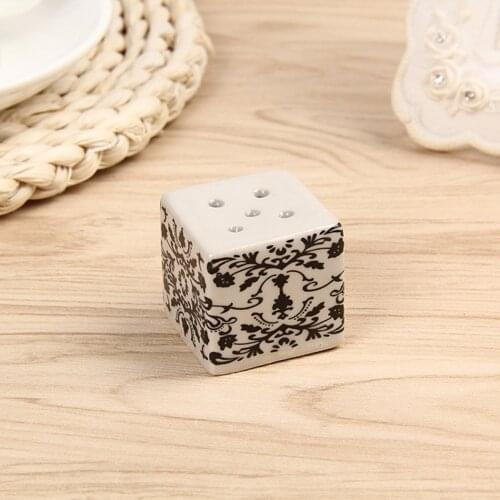 2Pcs Kitchen Salt Pepper Shaker Cooking Tools Seasoning Bottle Set Ceramic Spice Seasoning Shaker For Wedding Party Favor Gift