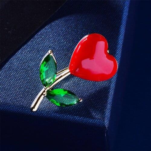 2021 Lovely Heart Shape Anti-glare Buckle Red Enamel Flower Small Brooch for Female Jacket Collar Pin with Zirconia Jewelry