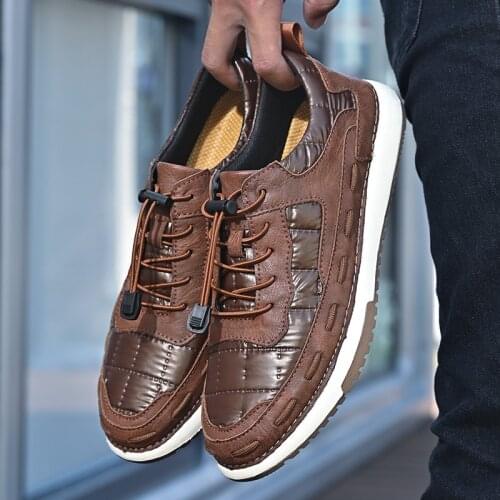 New Mens Sneakers Waterproof Mens Casual Shoes Breathable Mens Shoes Outdoor Comfortable Walking Shoes Fashion Boat Shoes