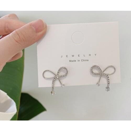 Korean Fashion Hollow Bowknot Stud Earrings for Women Shiny Rhinestone Crystal Bow Tie Clip On Earrings Elegant Jewelry Gifts