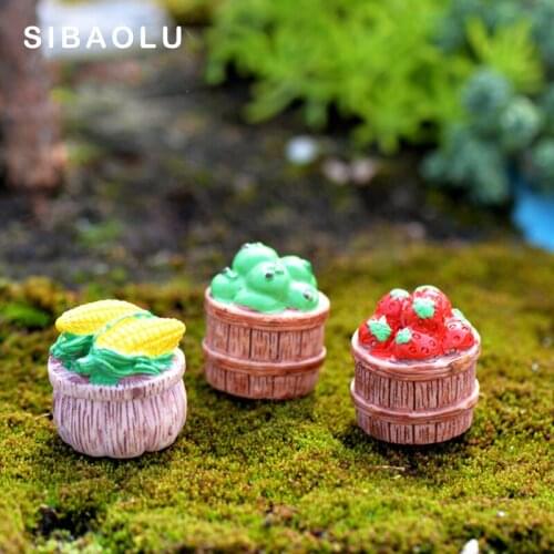1 pc Fruit Basket Corn Apple Strawberry Mini figurine Decor Fairy Garden cartoon Food statue Model Resin craft ornaments