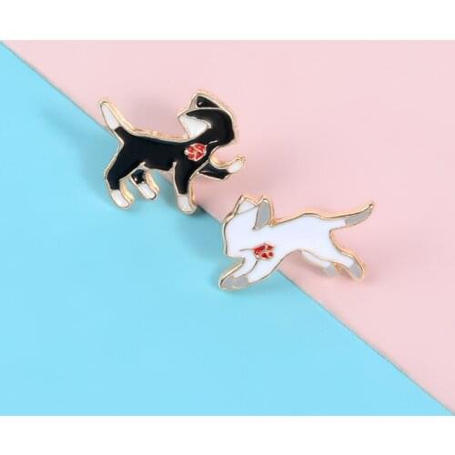 Cartoon cute little animal enamel brooch black white cat dog flower pin alloy badge cowboy clothes bag accessories jewelry gift