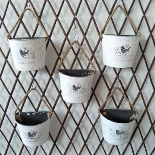 Vintage Metal Flower Vase Pastoral Style Rustic Iron Wall Mounted Flower Pot Planters for Balcony Garden Plant With Rope Handles