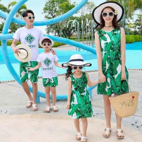 Family Clothing Set Mother and Daughter Summer Beach Dresses Dad Son T-shirt +Shorts Couple Holiday Seaside Outfits