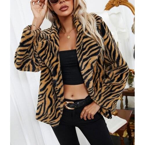 Lady Loose Warm Short Coats Autumn Winter Artificial Fur Jackets Plush Clothing Overcoat Casual Leopard Jacket Women Veste Femme