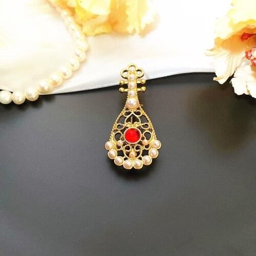 HOSENG Golden Alloy Musical Instrument Lute Brooch Rhinestone Inlaid Jewelry Accessories For Men Women Elegant Pin HS_762