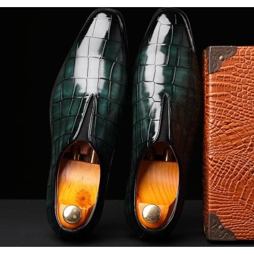 Luxury Men Business Formal Dress Shoes Crocodile Design Pointed Toe British Style Men Wedding Party Patent Leather Shoes Size 48