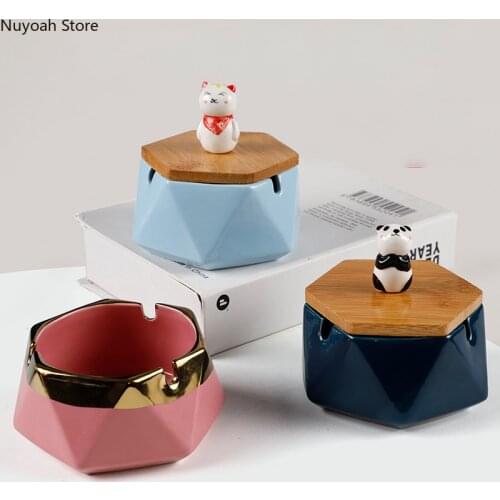 Nordic Light Luxury Geometric Ceramic Ashtray with Lid Anti Fly Ash Ashtray Creative Living Room Home Decoration Accessories