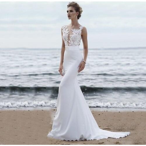 Latest Charming White Lace Sleeveless Bridal Wedding Gowns Illusion Neckline Buttons Back Wedding Dress for Bride Boho Beach