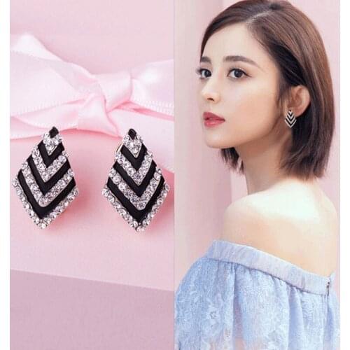 New Fashion Clip on Earrings Luxury shiny Rhinestone Crystal Ear Clips For Women No Pierced Wedding Jewelry Gifts