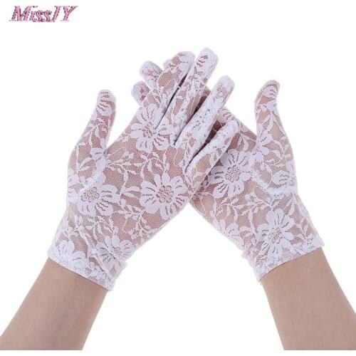 1Pair Female Sexy Lace Driving Gloves Spring And Summer Womens Thin Lace Sunscreen Gloves Ladys Short Uv Protection Gloves