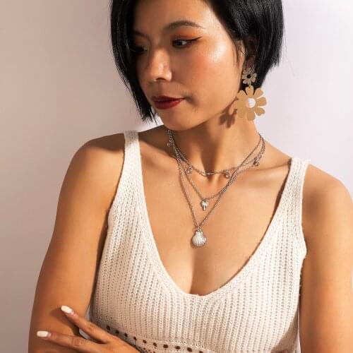 HuangTang Vintage Flower Heart Drop Earrings for Women Gold Color Geometric Hanging Earrings Charming Jewelry Gift Brincos