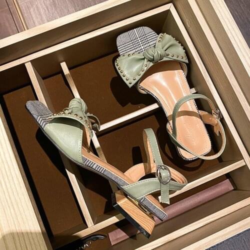 2021 Summer New Bow Rivet Low Heel Sandals Women Thick Heel Fashion Womens Straight Square Head Sandals