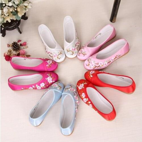 2021New Women Embroidery Flats Shoes Ballet Flats Fashion Slip On Flat Women Shoes Summer Female Soft Bottom Shoes Casual Shoe
