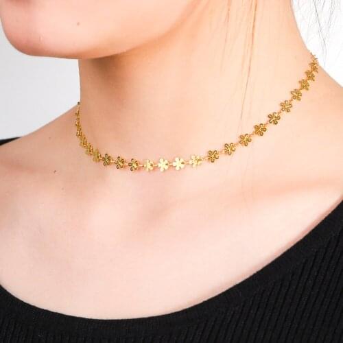 Skyrim Chic Small Flowers Choker Necklace for Women Girls Cherry Blossoms Gold Color Chain On The Neck 2021 Fashion Jewelry