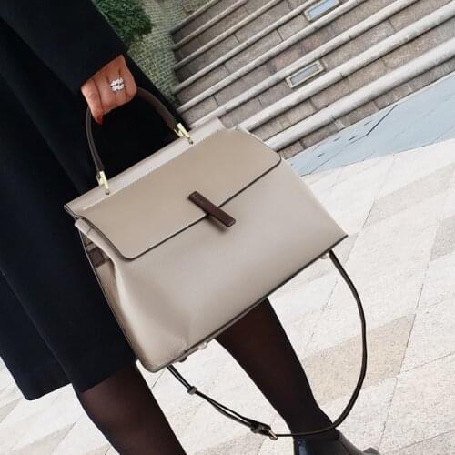 Real Cowhide Bag 2021 New Large-capacity Ladies Messenger One-shoulder Handbag Purses and Handbags Luxury Designer Cc Gg