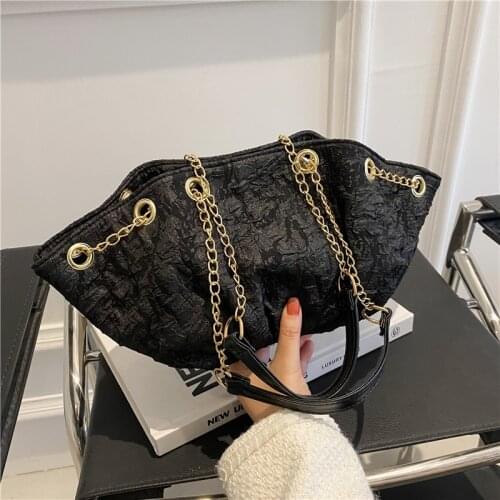 Womens Folded Cloud Bag Women Retro Soft Chain Shoulder Bag Squandering Embossed Design Handbag Magnetic Button Armpit Bag