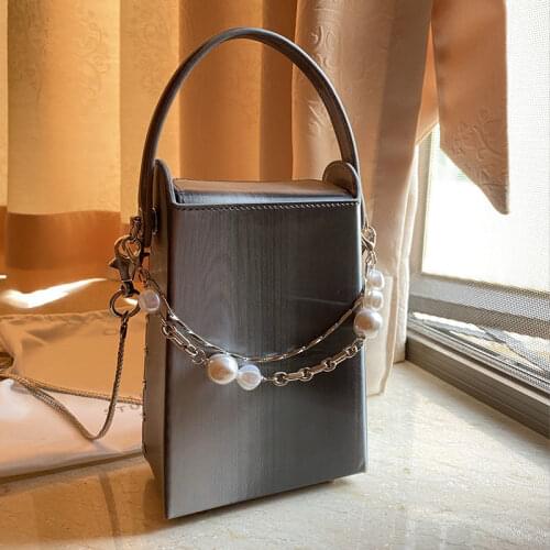 Niche design sense big cigarette case bag female 2021 new trendy mobile phone small bag purses and handbags lipstick bag