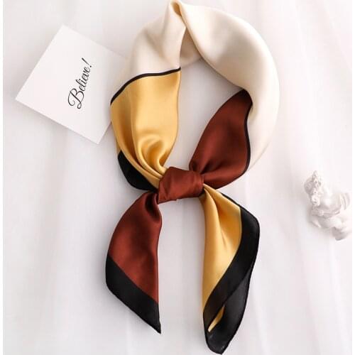 2021 New Style Spring And Summer Fashion Beach Printing Silk Headscarf Lady Sunscreen Square Shawl Womens Quality Silk Scarves