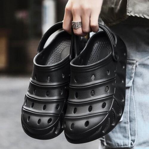 2021 Summer New Mens Clogs Sandals EVA Lightweight Beach Slippers Non-slip Mule Men Women Garden Clog Shoes Casual Flip Flops